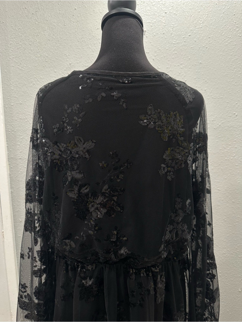 Boohoo Plus Size 16 Black Sequin Long Sleeve VNeck Pullover Dress Party Holiday - Picture 11 of 14